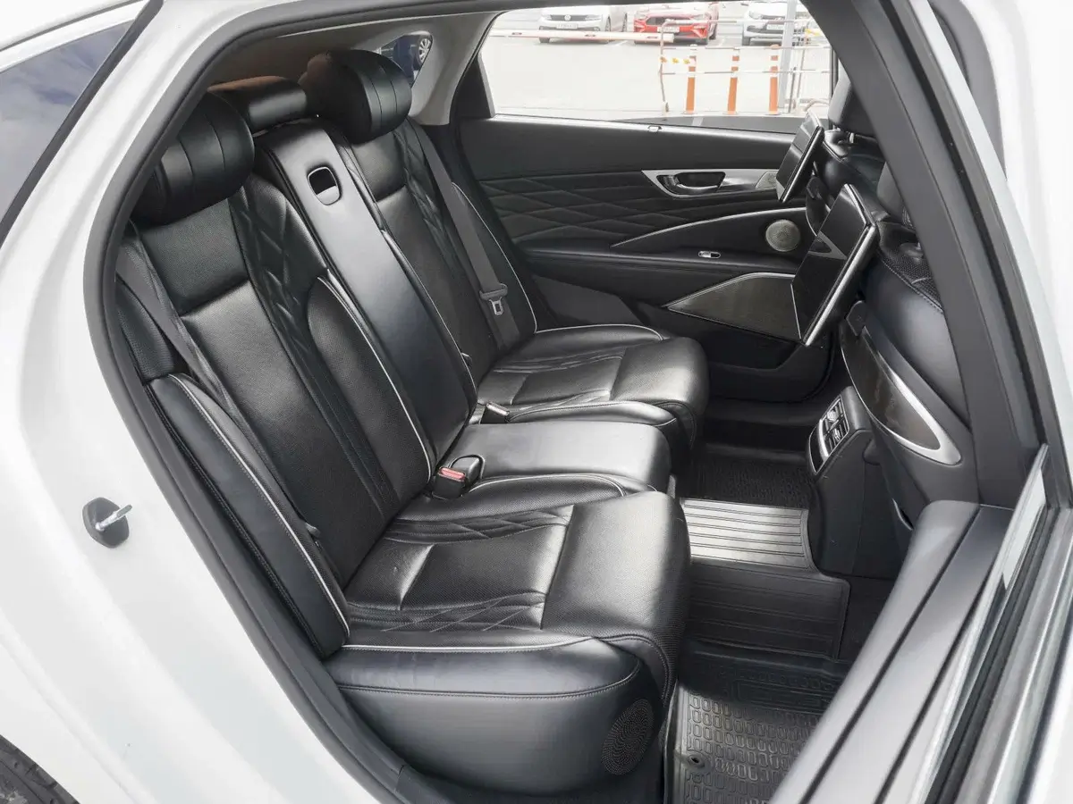 Аренда KIA K900